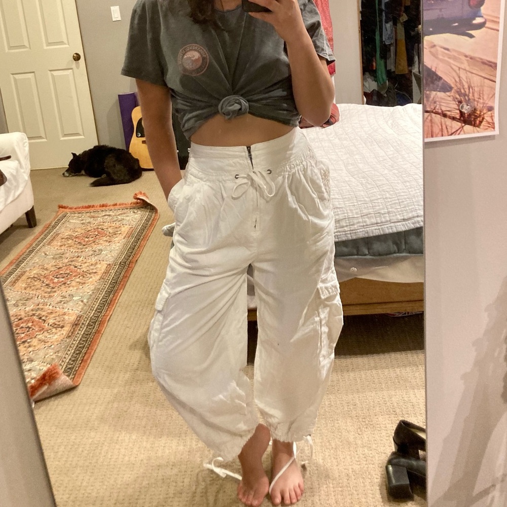 Super Cute high waisted Free People zip up pants